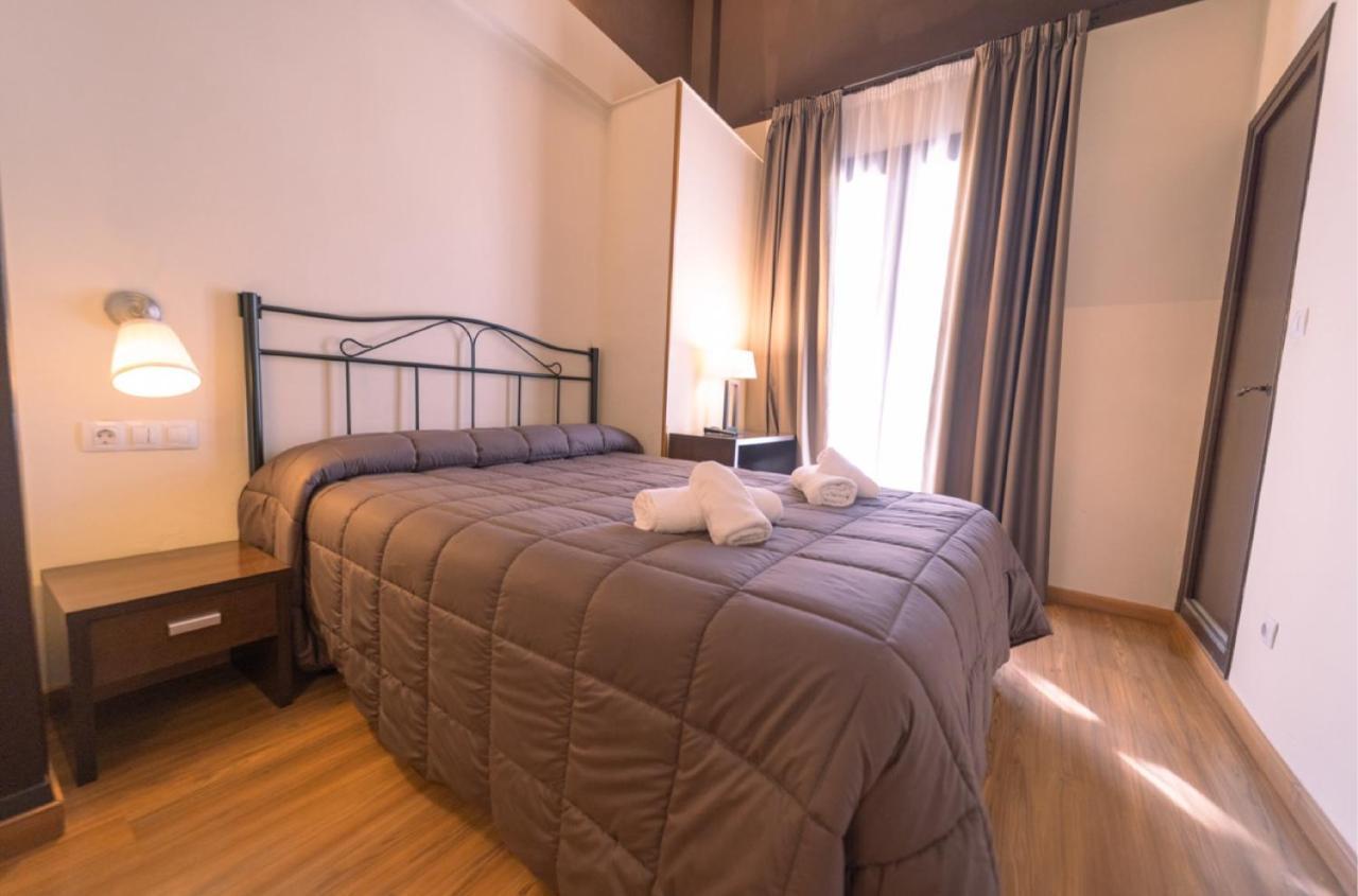 Hotel Rural Y Apartamentos Villa Engracia Espluga de Francoli Bagian luar foto